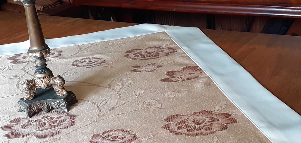 Serweta duża mały obrus kwiaty beż i brąz magiczna