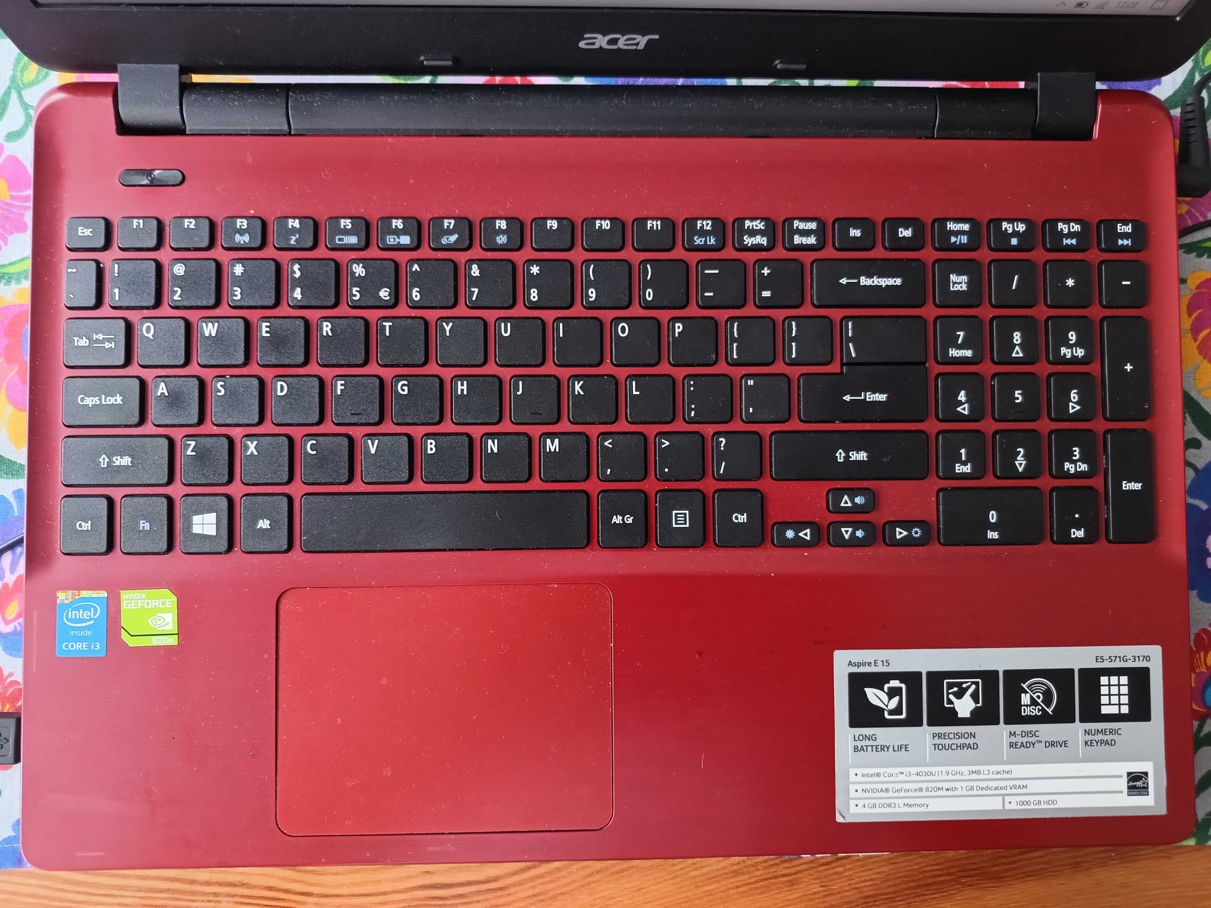 Acer Aspire E5-571G i3-4005U 4GB 1TB 820M W8.1 (czerwony)