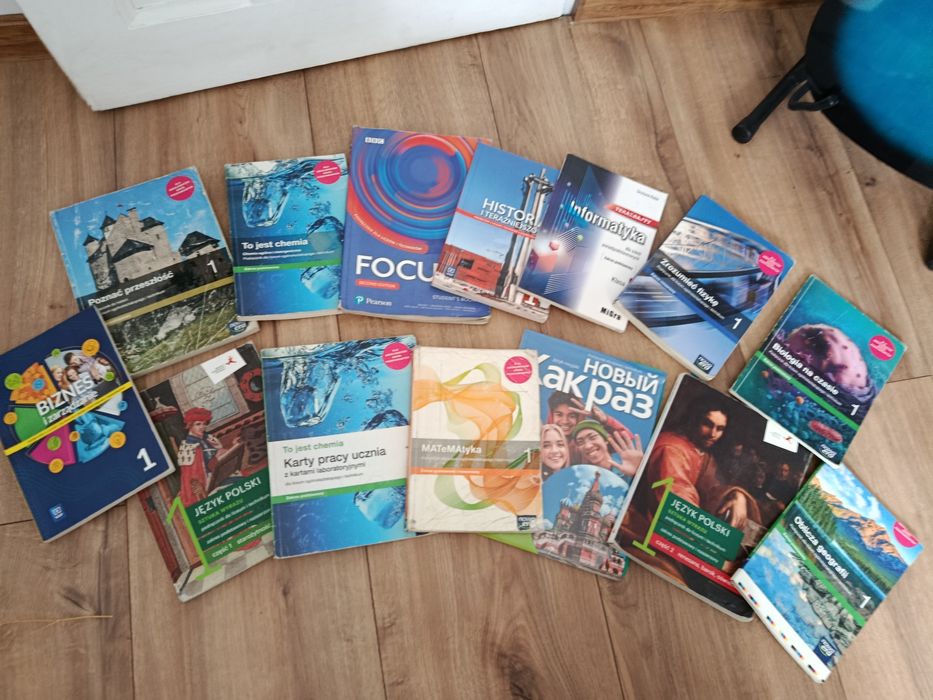 Podręczniki do pierwszej klasy liceum / 1Lo