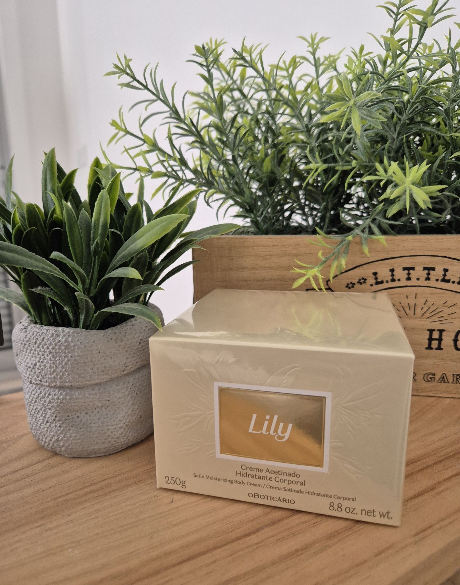 Creme Lily Acetinado Hidratante Corporal Boticário 250G
