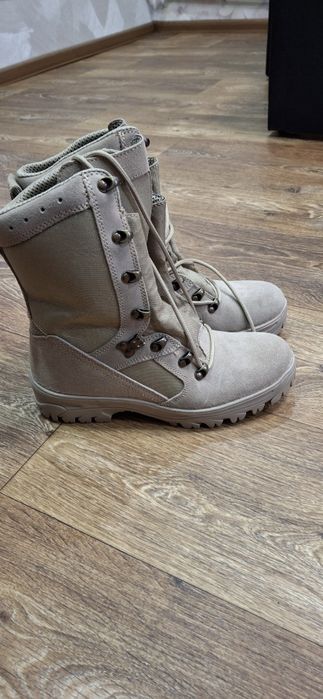Продам чоловіче взуття