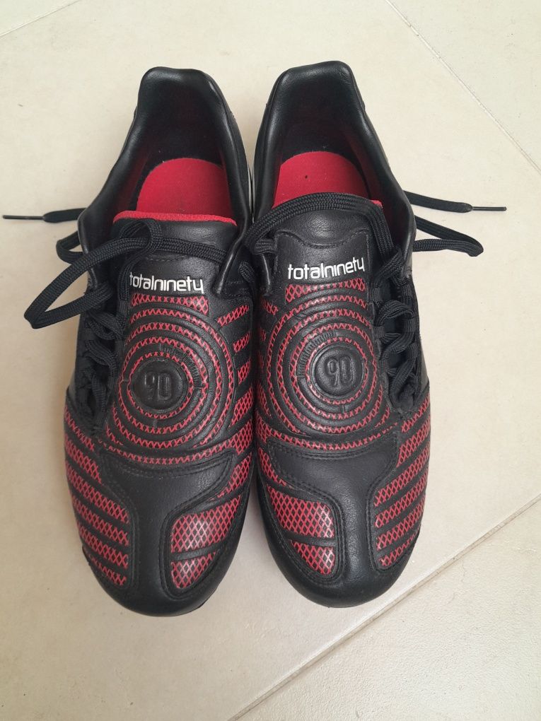 Chuteiras Nike total 90