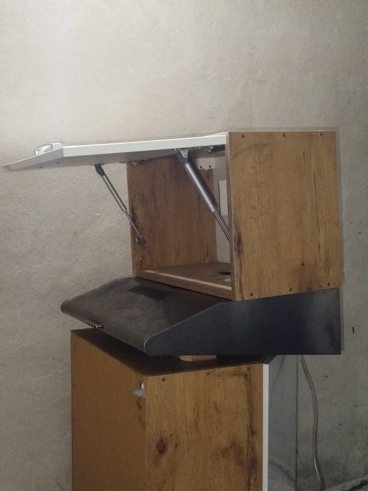 Szafka kuchenna wraz z okapem