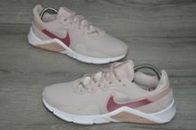 Продам кросівки ФІРМА Nike Legend Essential 2