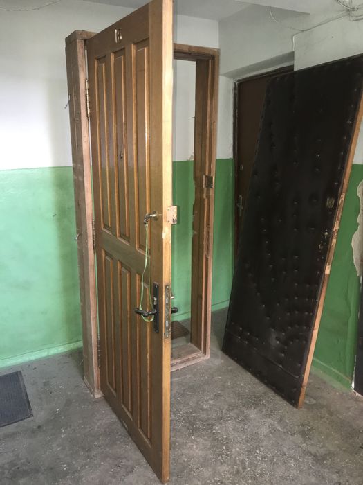 Двері дерев‘яні без коробки