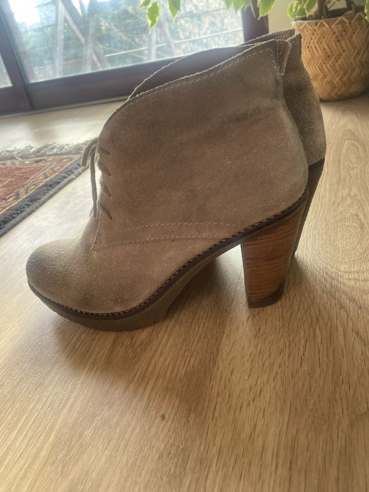 Botas de camurca beje da Seaside T. 40