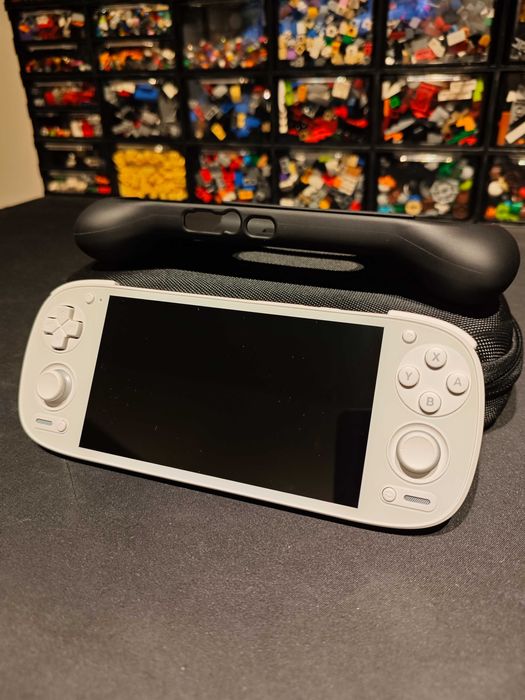 Konsola przenośna Retroid Pocket 5 + etui + grip