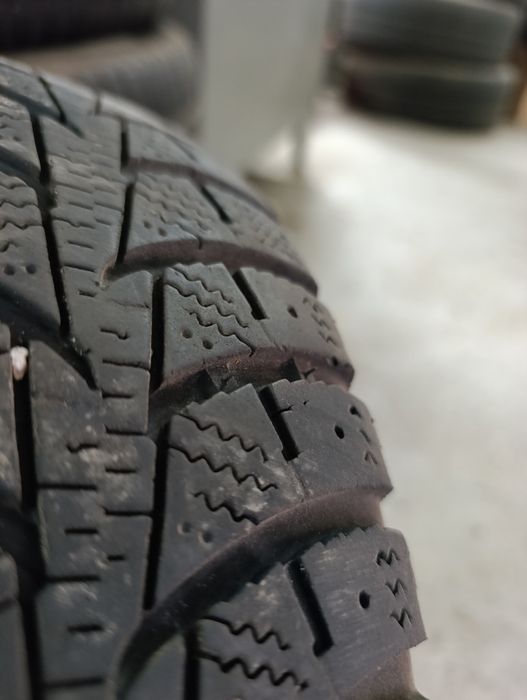 Шини на славуту , таврію 155/70/13 зимова гума Laufenn