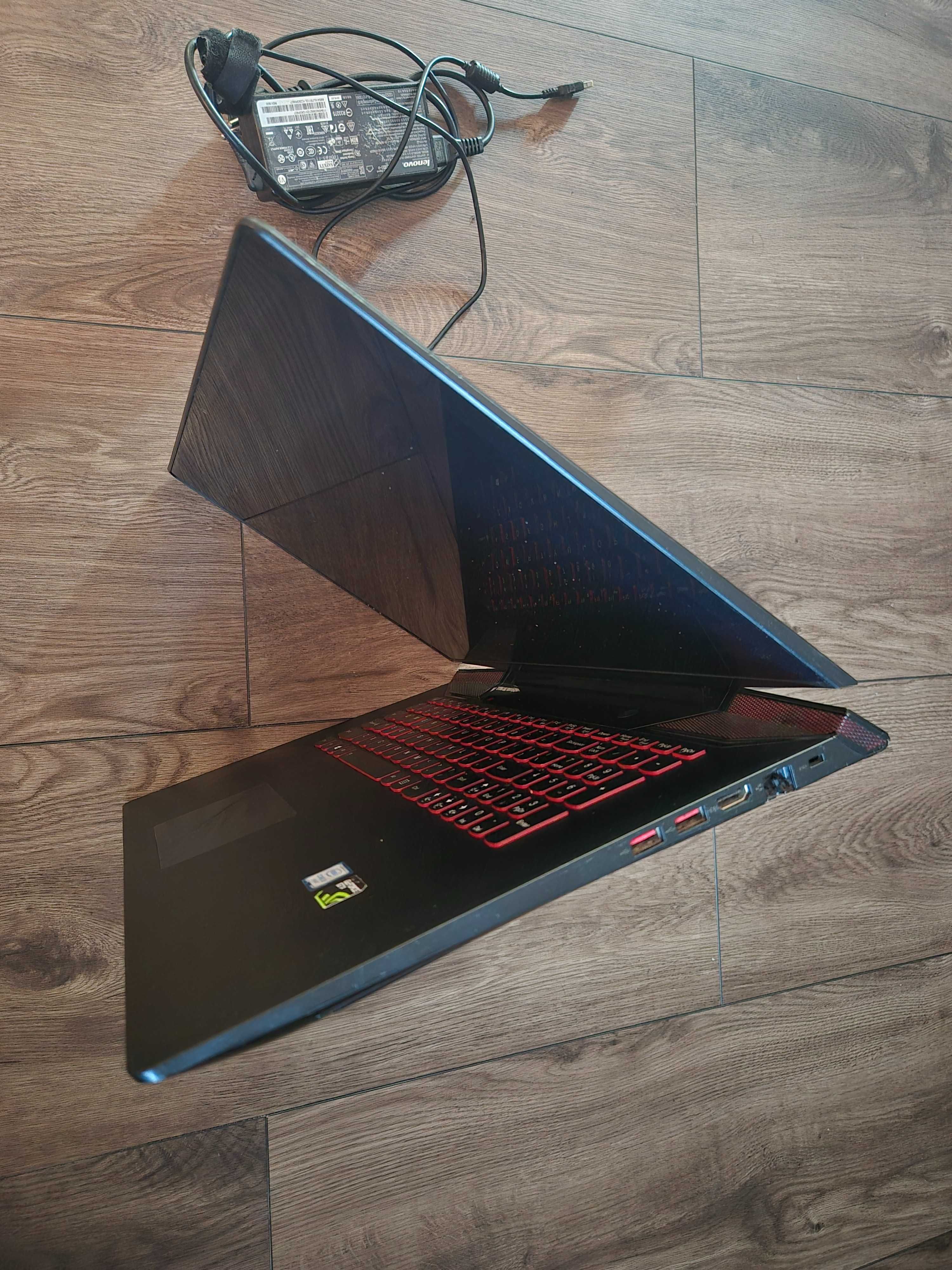 Ostatni duzy 17 calowy laptop Lenovo y700 gamingowy JBL SOUND ZAMIENIE