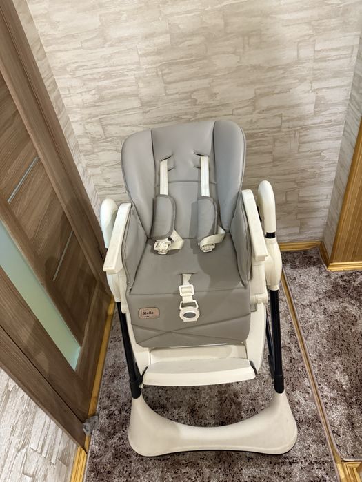 Стільчик для годування