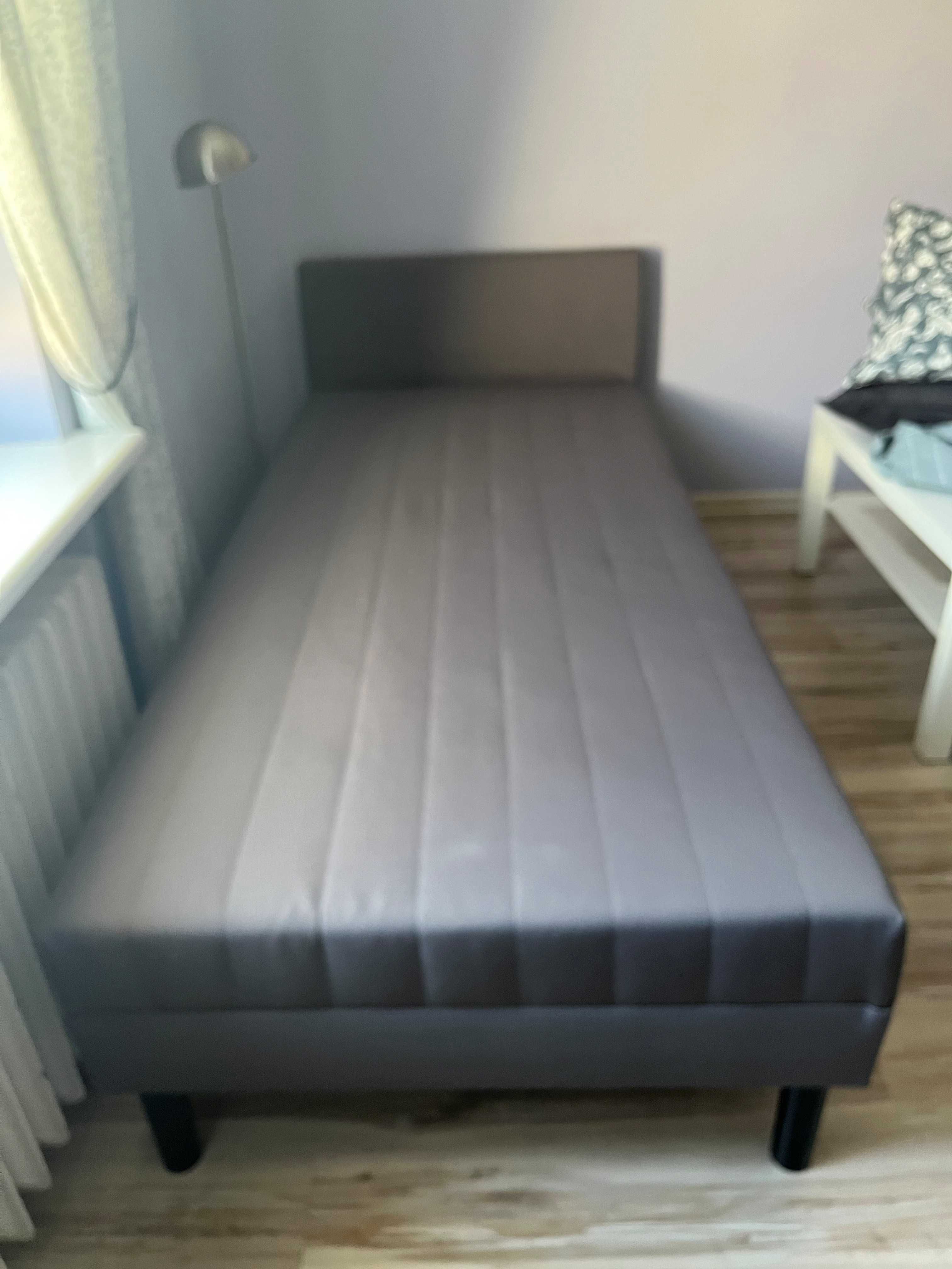 Łóżko Ikea Svelgen 90cm x 200 cm z wezgłowiem