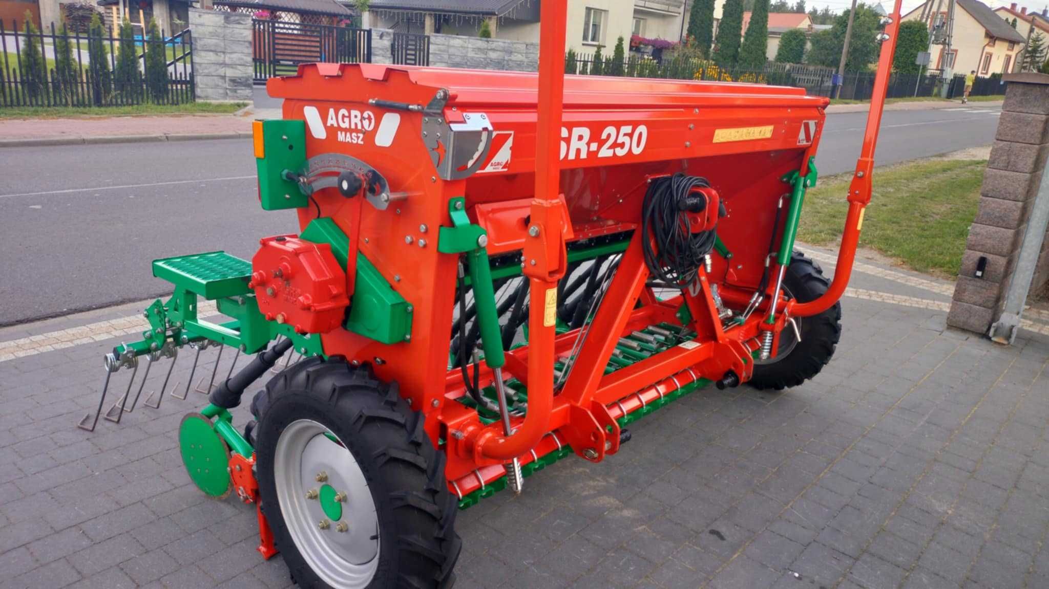 Siewnik zbożowy 2,5 metra AGRO-MASZ z 2019 r stan jak nowy