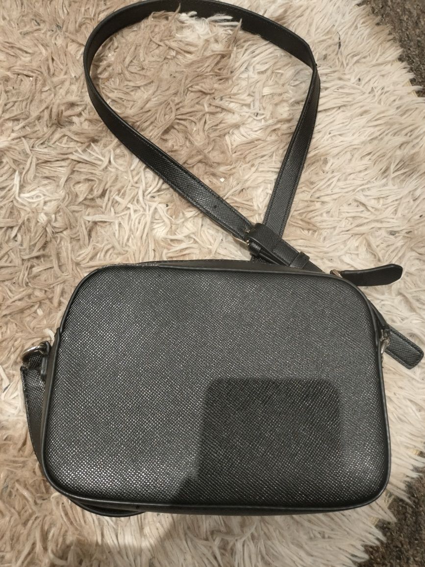 Torebka GUESS czarna