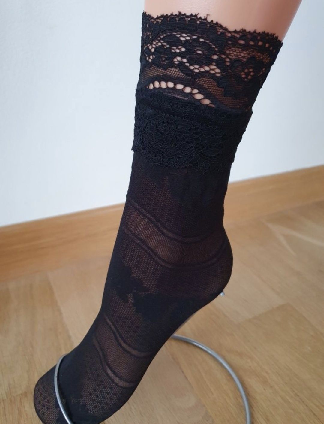 Skarpety Calzedonia one size czarne z koronką