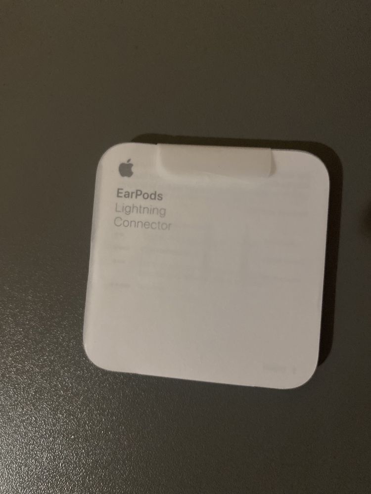 Навушники Apple EarPods with Lightning Connector