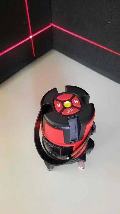 Лазерний рівень PROTESTER LL605R.