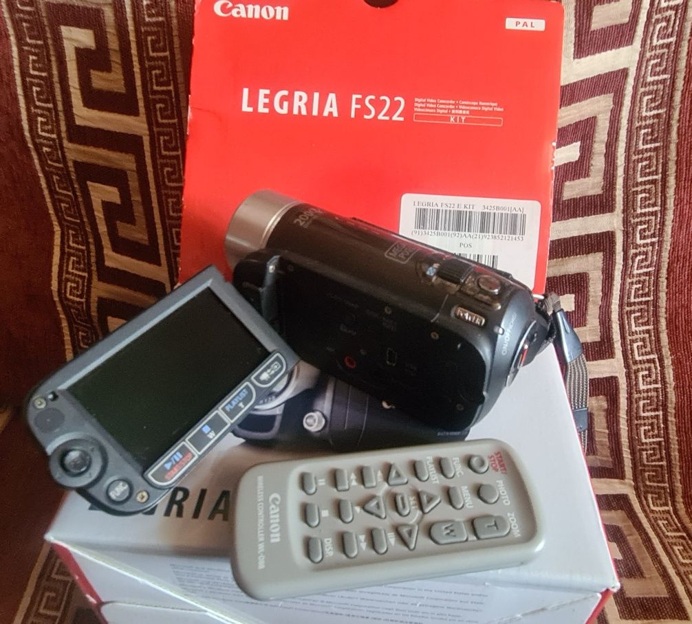 Цифрова відеокамера Canon LEGRIA FS22.