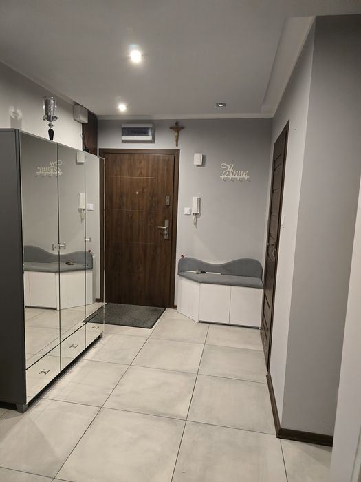 Mieszkanie 70m2 pierwsze piętro, trzy pokoje,niski czynsz, od zaraz