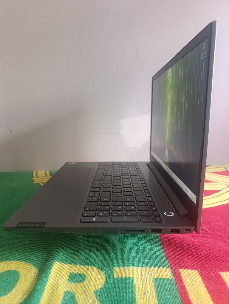 Lenovo ThinkBook 15-ILL (i3 10th - 8GB DDR4 - 750GB SSD)