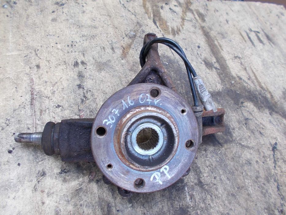 peugeot 307 SW 07r 1.6 16v zwrotnica piasta czujnik przód prawa