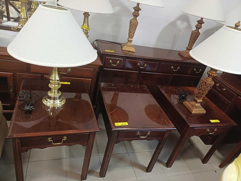 Stoliki nocne firmy Drexel