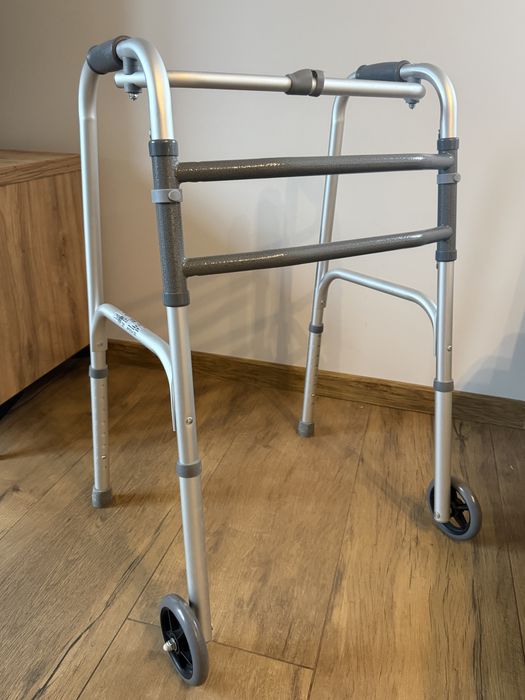 Sprzedam sprzęt rehabilitacyjny