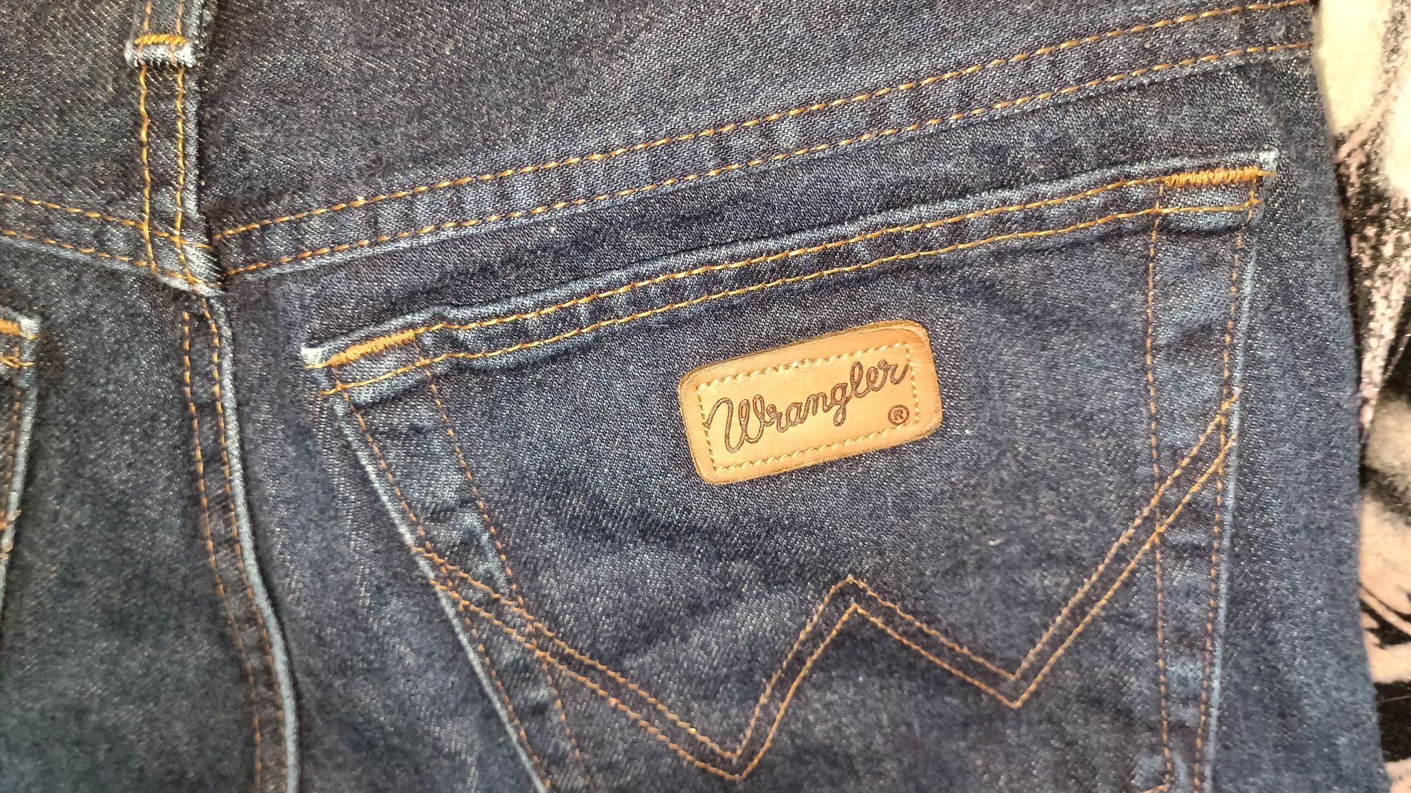 Джинсы джинси wrangler розмір 32-34