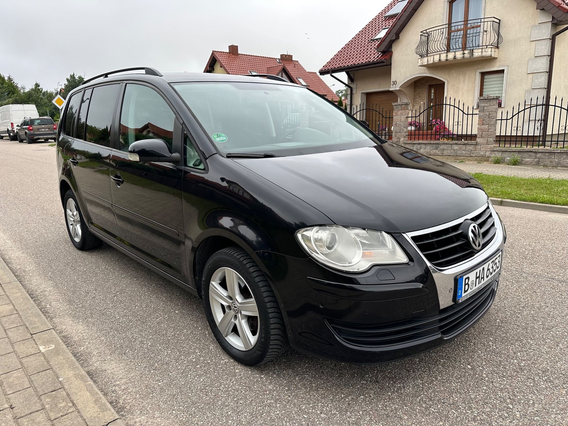 Volkswagen Touran 1.6 MPI/ Lift/ 7 osób/ Climatronic/ Park assist/ z Niemiec