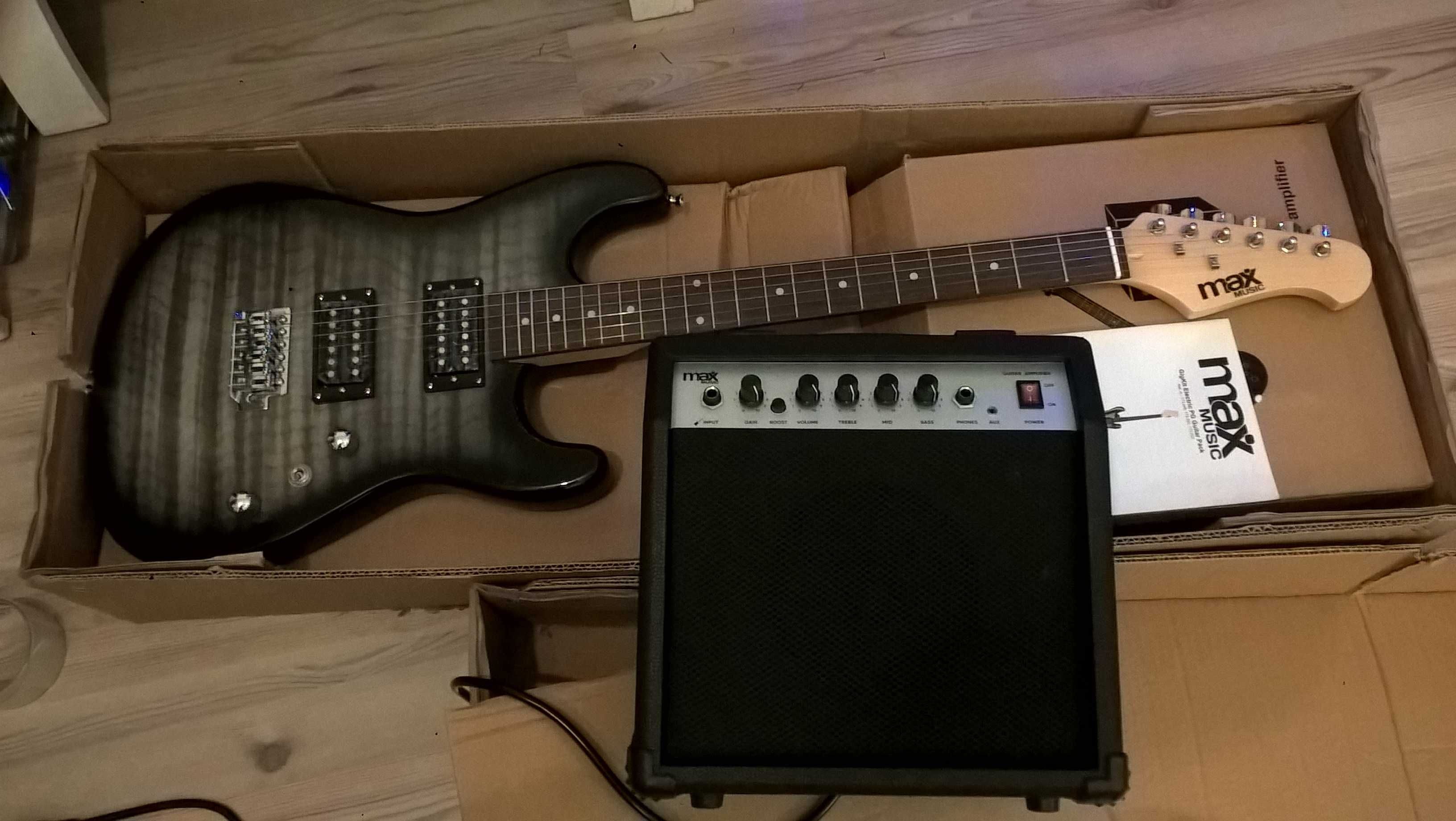 Nieużywany - wzmacniacz gitarowy, nieduży a wydajny
