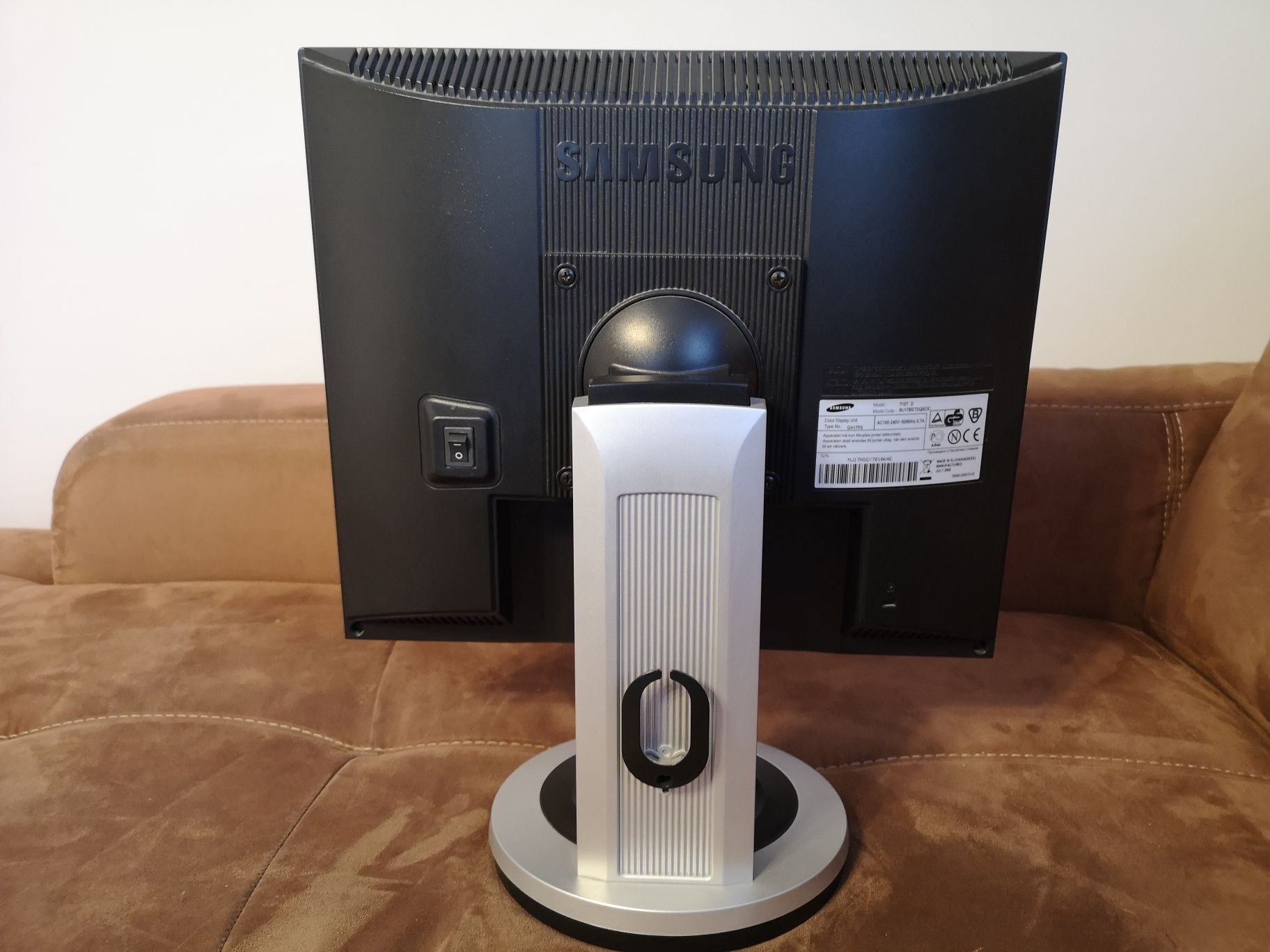 Monitor Samsung 710T  17 srebrny