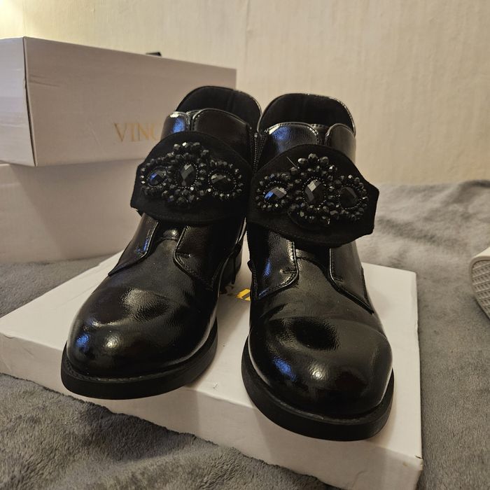 Nowe skórzane botki – rozmiar 37