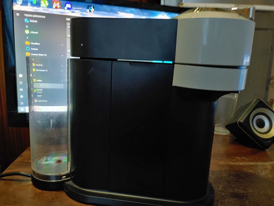 Продам кофемашину капсульную.