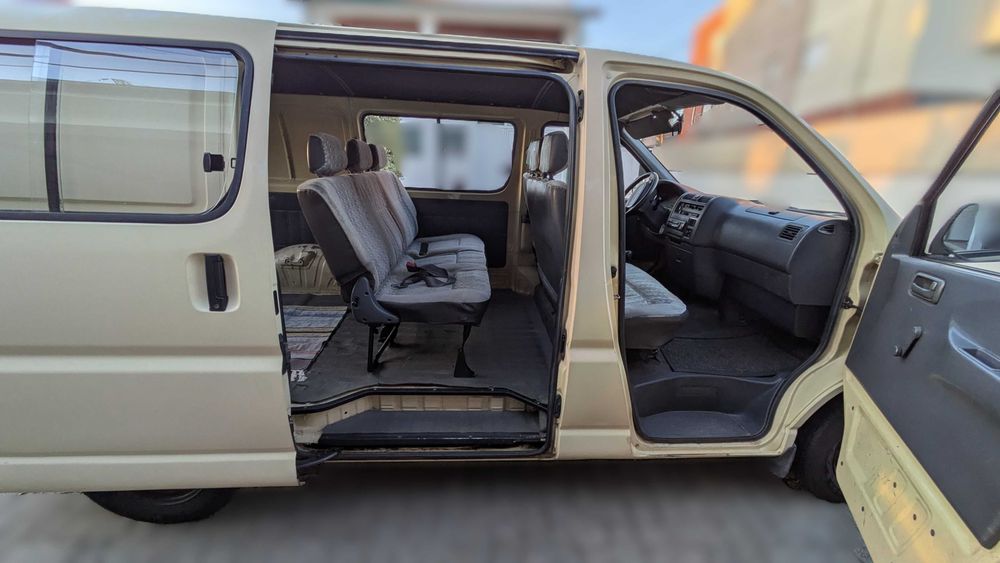 Toyota Hiace 6 lugarres mista