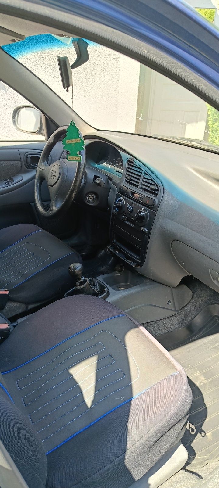 Автомобіль ЗАЗ Ланос