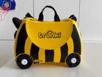 Walizka jeżdżąca dla dzieci Pszczółka 18L Trunki
