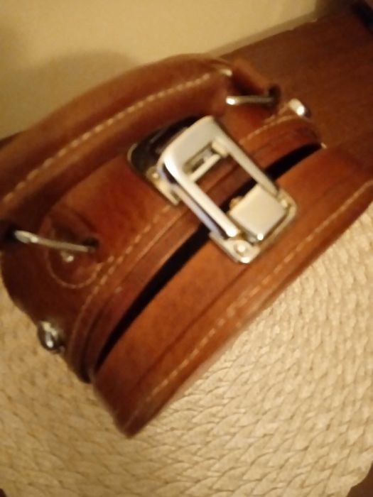 Kuferek hiszpański z zamknięciem