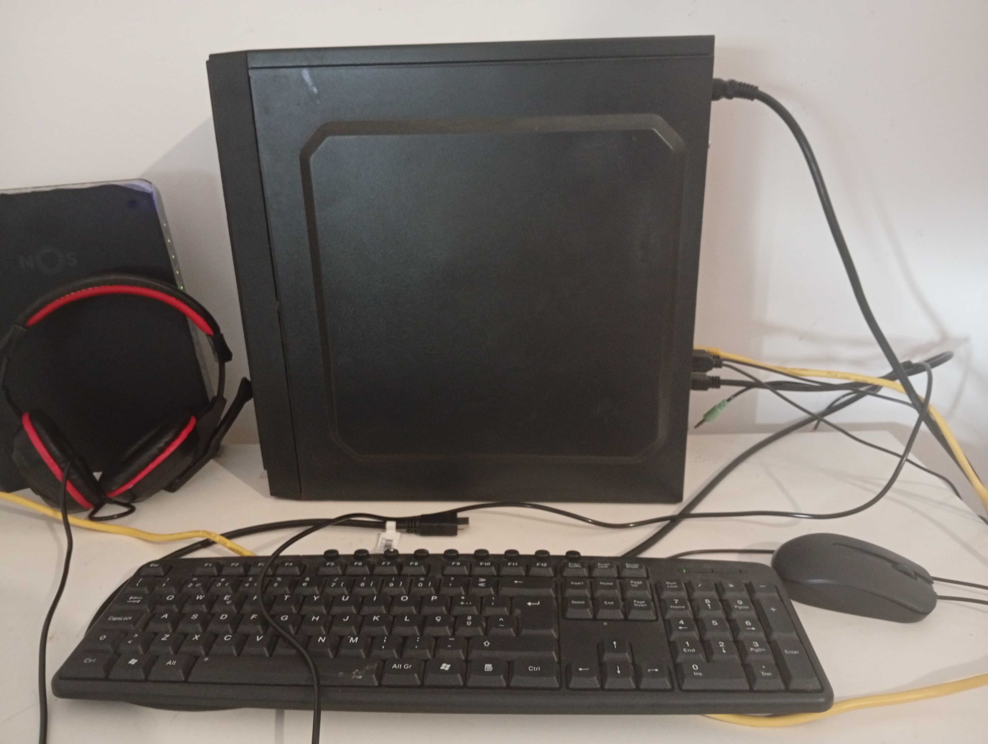 Vende se CPU com mouse fone teclado e webcan