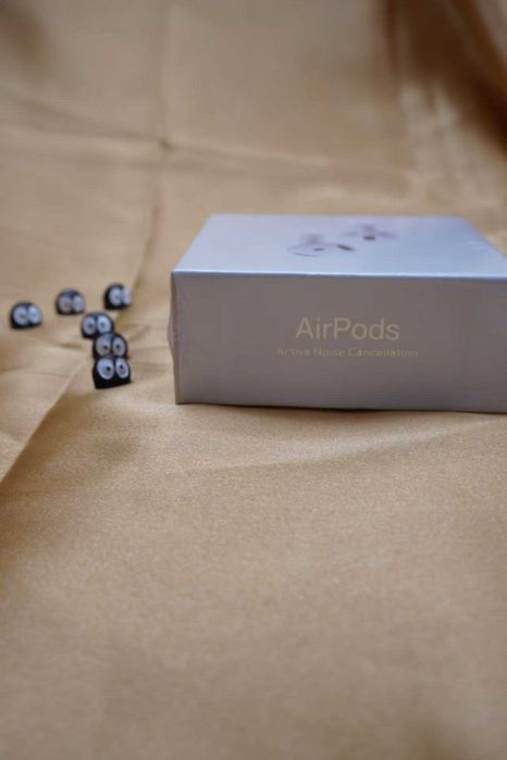 Słuchawki douszne APPLE AirPods 4 ANC