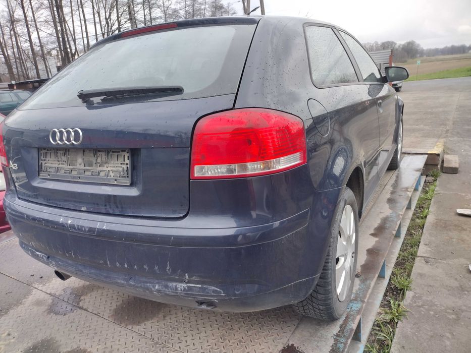 Audi a3 8P części używane przód maska zderzak silnik BSE skrzynia FVH