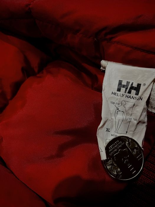 Пуховик Helly Hansen