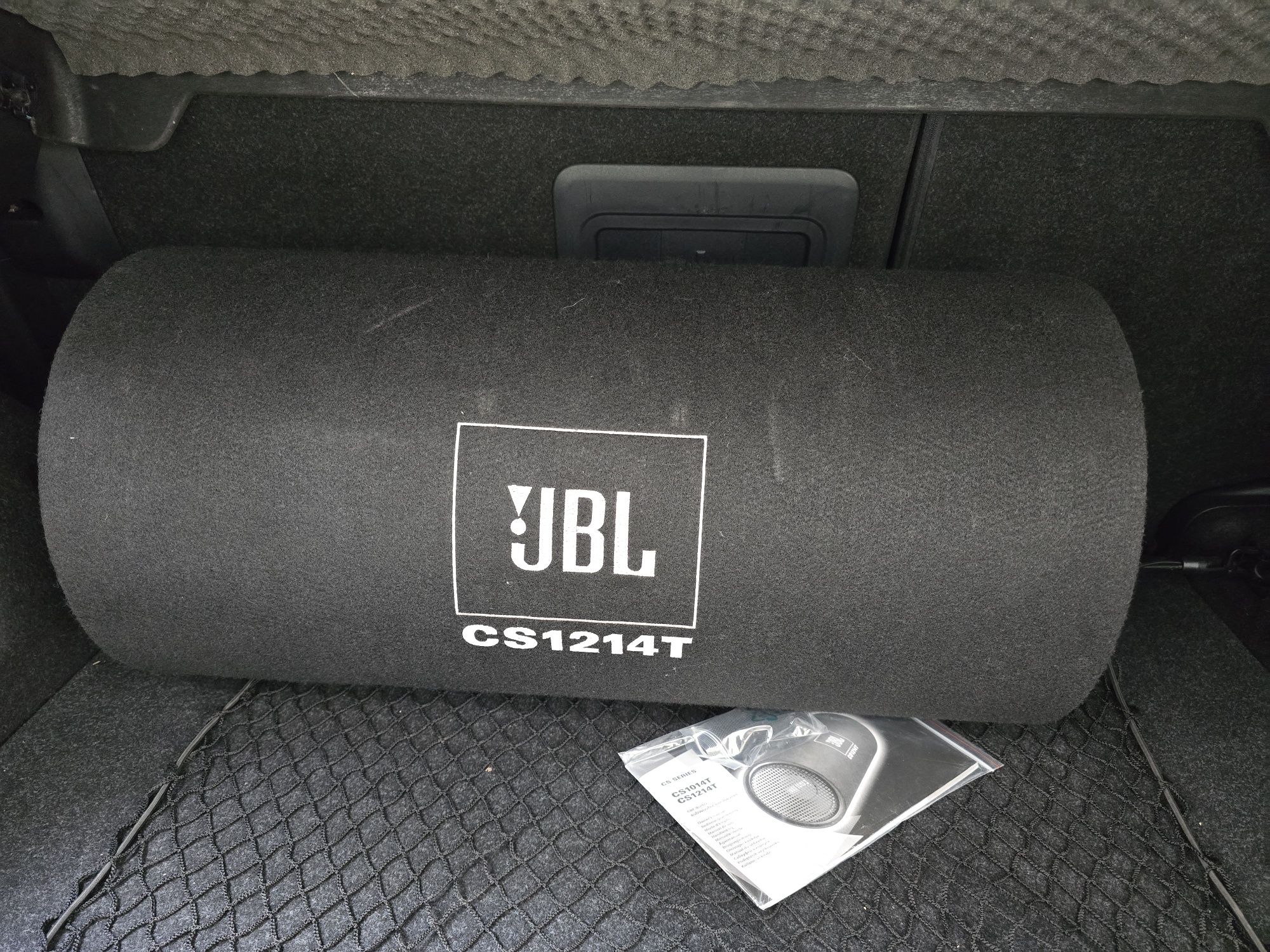 Сабвуфер JBL CS1214T з 1-канальним підсилювачем JBL GTO-501EZ