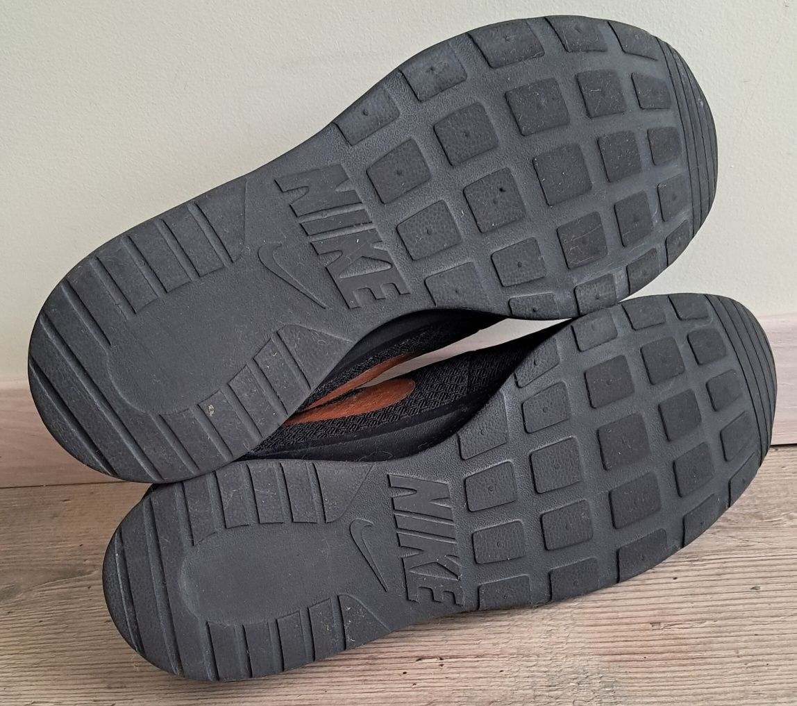 Кросівки Nike Wmns Tanjun 812655-005 (р.40)