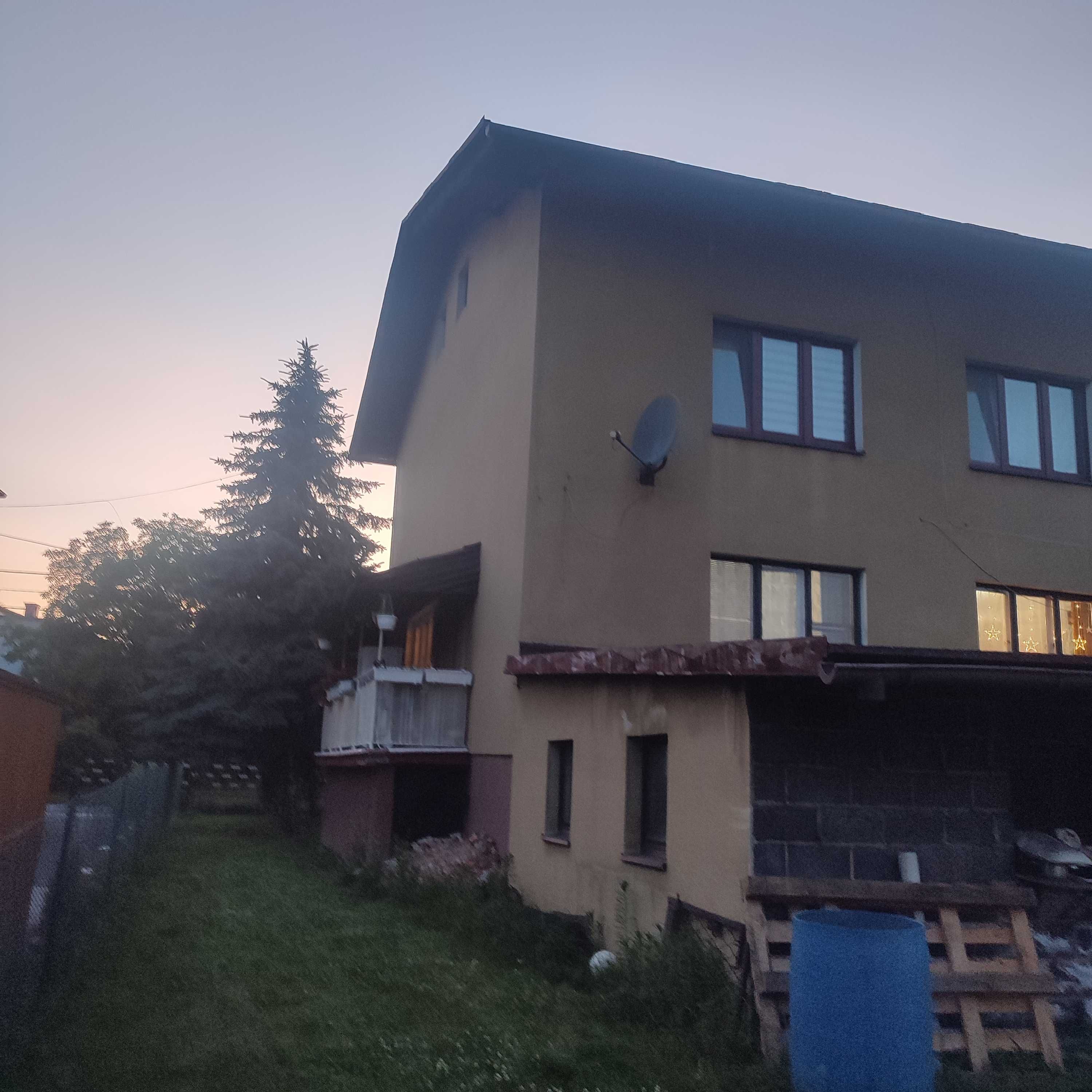 Sprzedam dom piętrowy