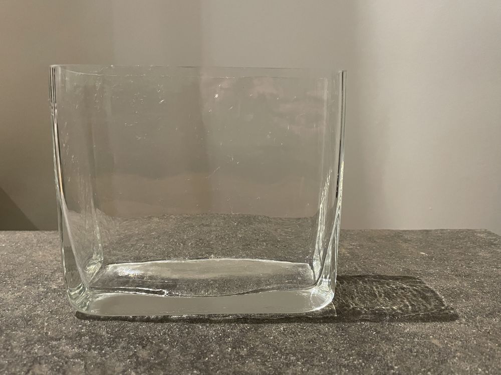 Minimalistyczny wazon