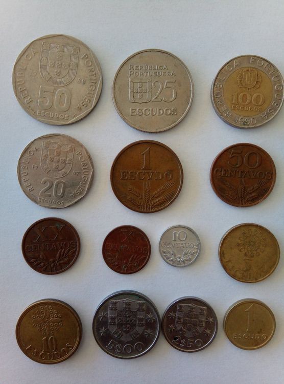 Grande coleção de moedas antigas, comemorativas .