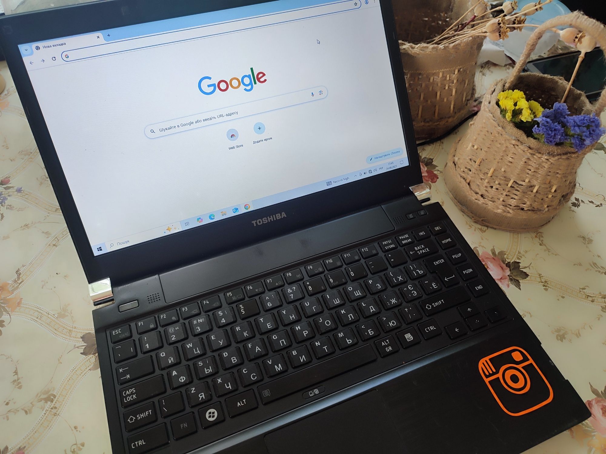 Ноутбук Toshiba 4-ядра i5-2520M/RAM-6GB/HDD-1TБ/SSD-120GB