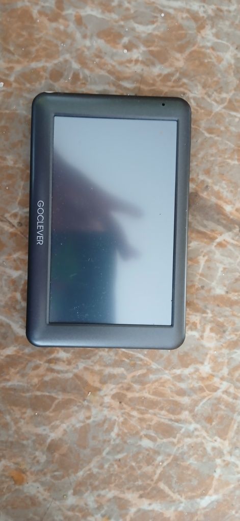 Nawigacja tablet z kablem i instrukcją