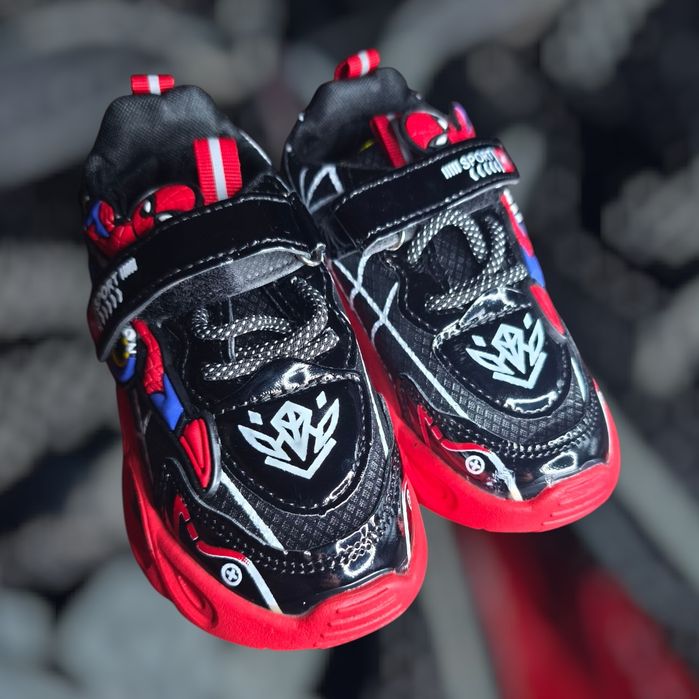 Extra buty Fashion Spider Man, świecące 4 kolory,r. 27 z czerwoną pode