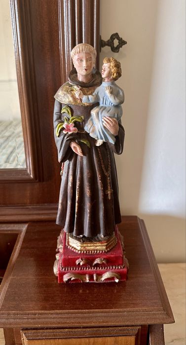 Estatueta de Santo Antonio pintado á mão