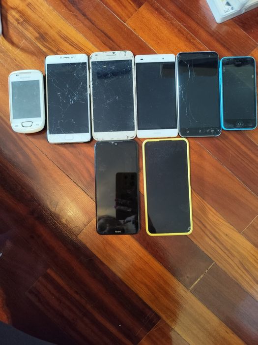 Smartphones encostados